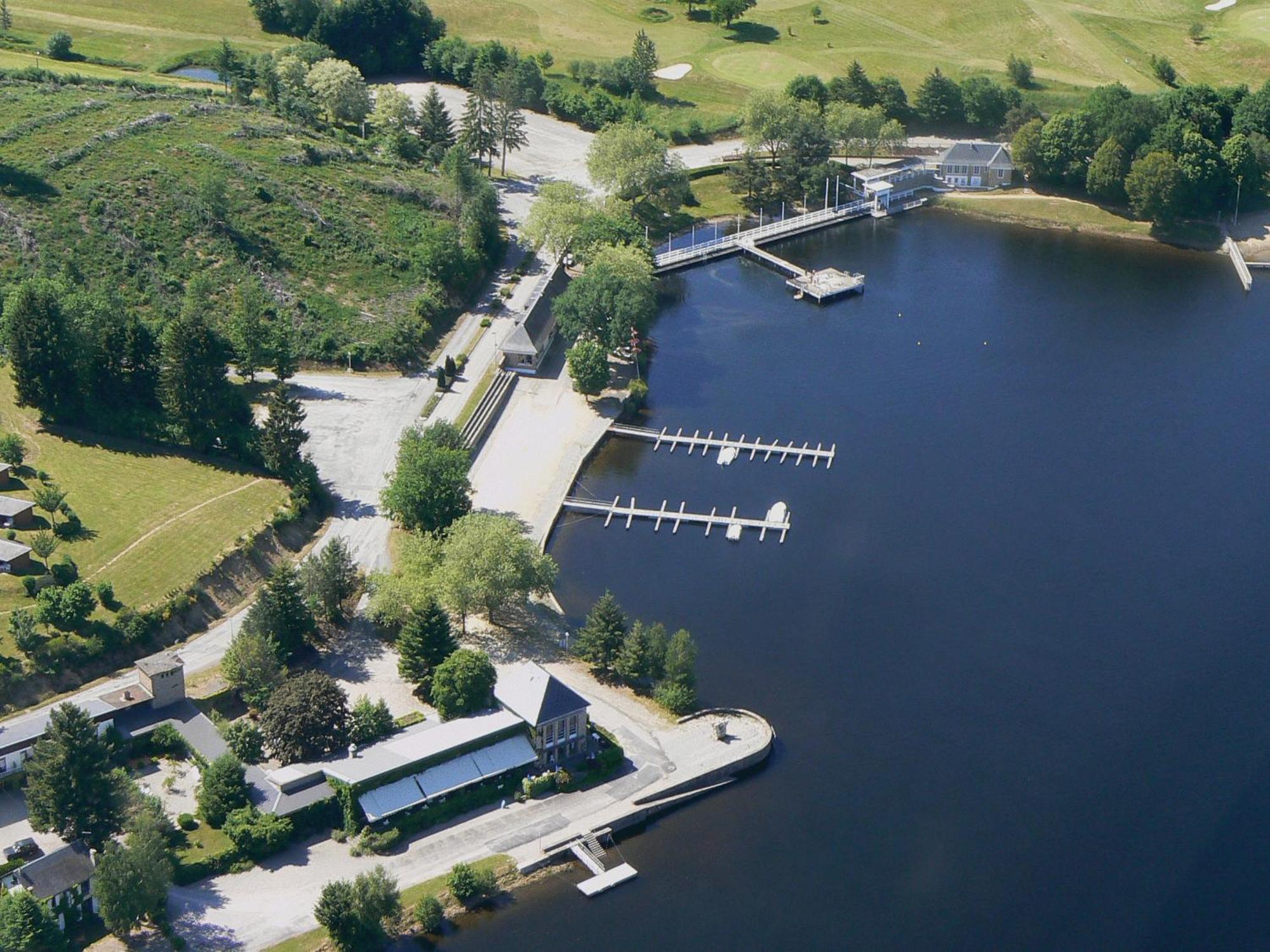 Logis Hotel Du Lac Neuvic  Kültér fotó