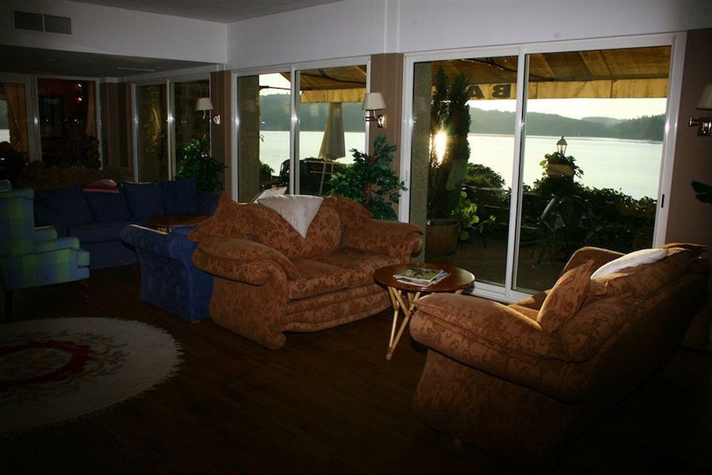 Logis Hotel Du Lac Neuvic  Kültér fotó