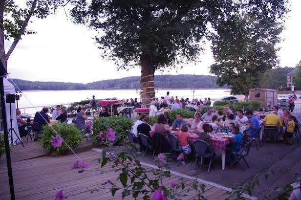 Logis Hotel Du Lac Neuvic  Kültér fotó
