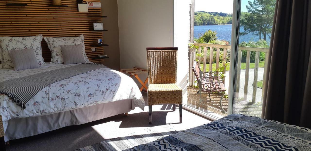 Logis Hotel Du Lac Neuvic  Kültér fotó